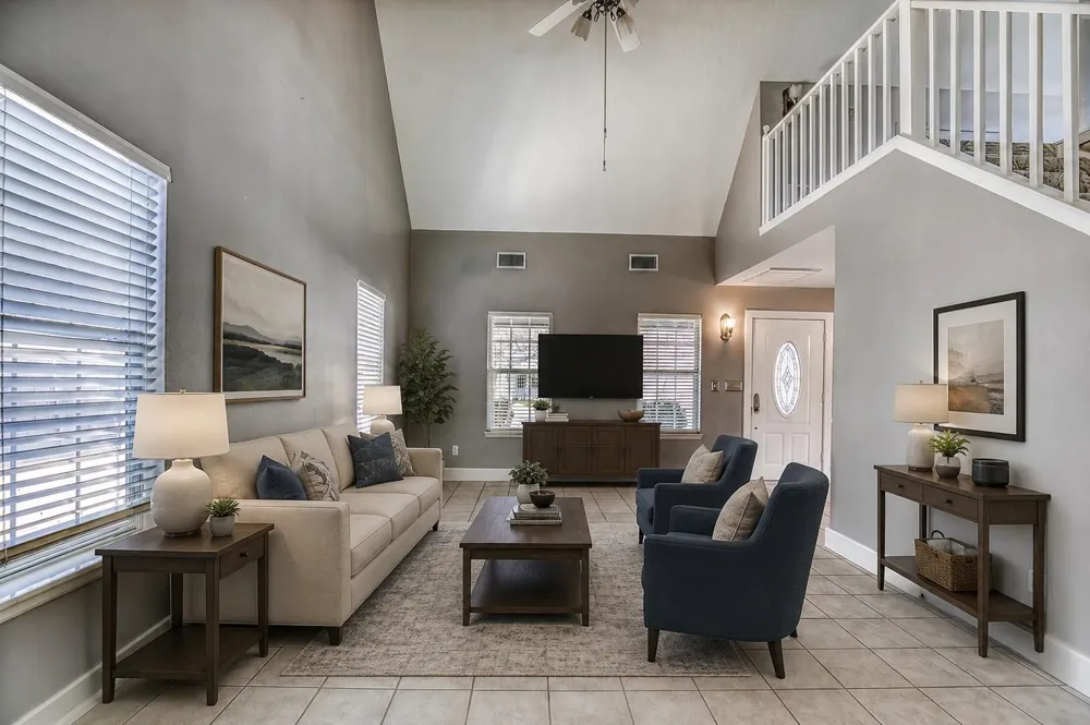 210 W Bell Street Fayetteville, TX 78940
