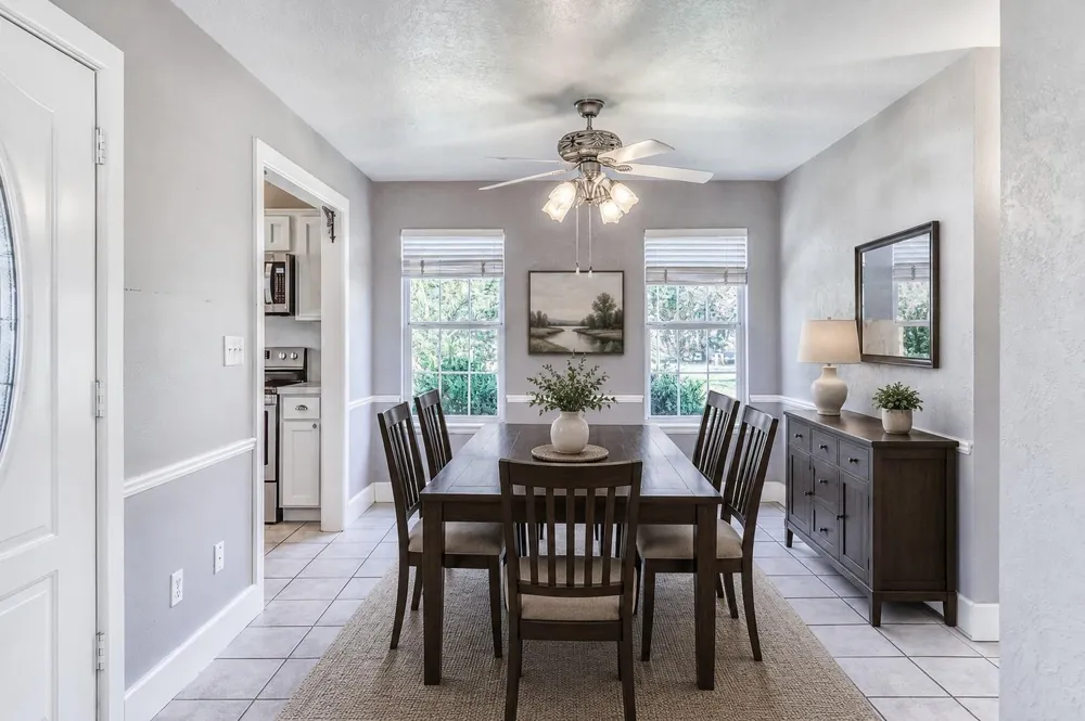 210 W Bell Street Fayetteville, TX 78940