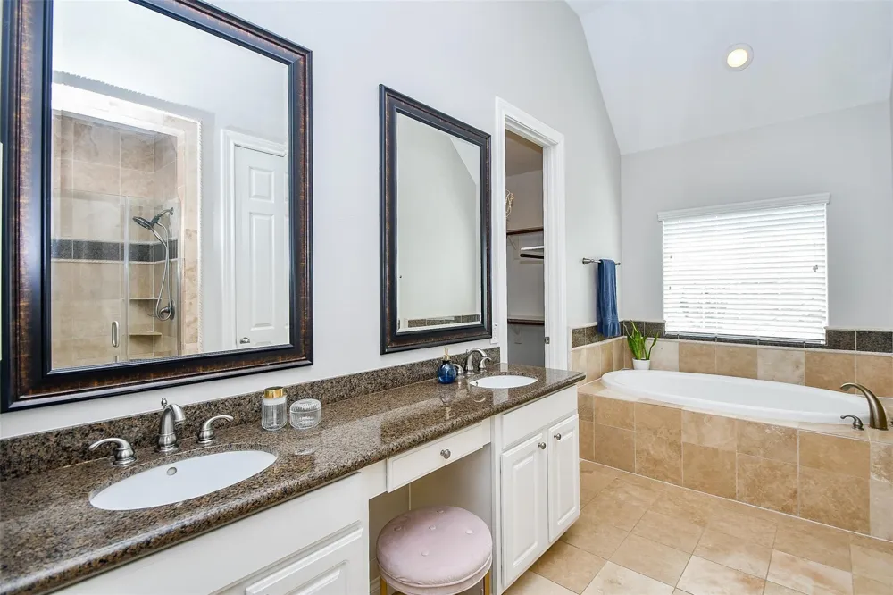 2614 Maxroy Street Houston, TX 77007