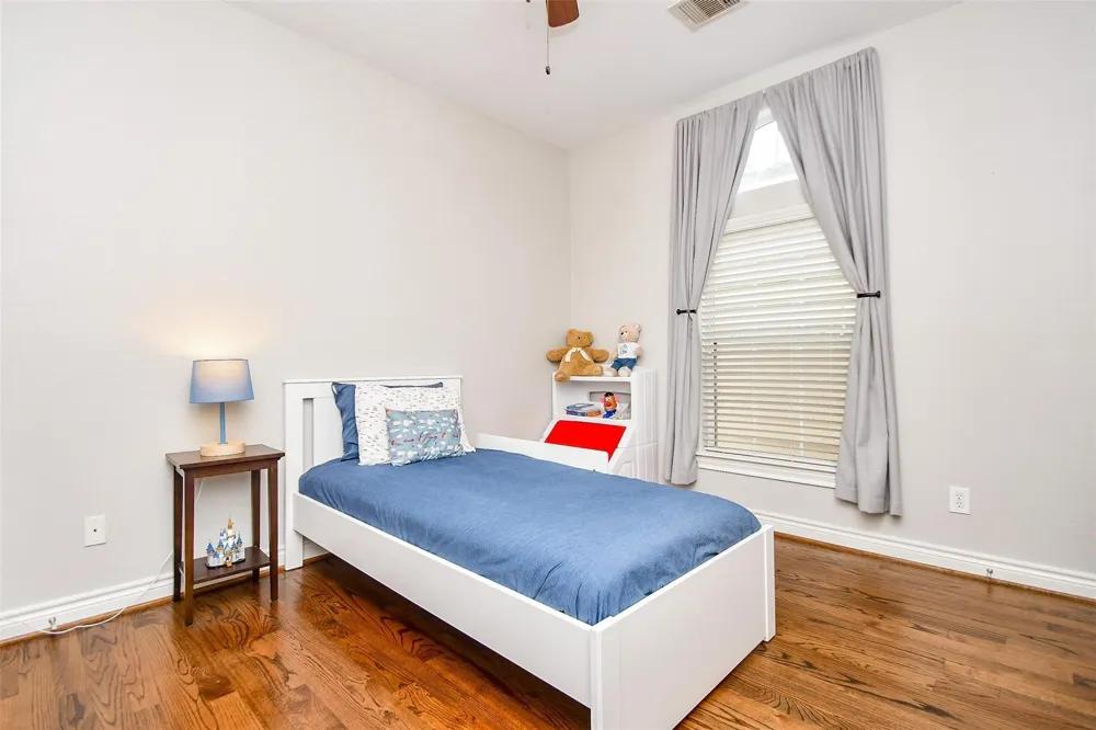 2614 Maxroy Street Houston, TX 77007