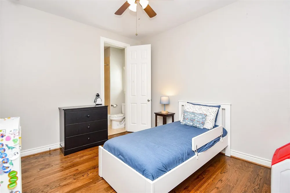 2614 Maxroy Street Houston, TX 77007