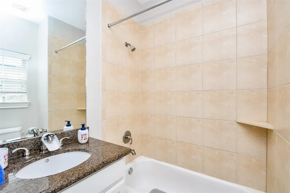 2614 Maxroy Street Houston, TX 77007