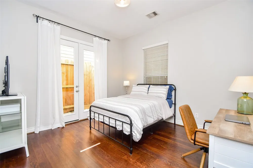 2614 Maxroy Street Houston, TX 77007