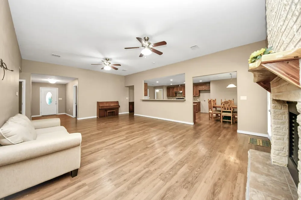 197 County Road 348 Cleveland, TX 77327