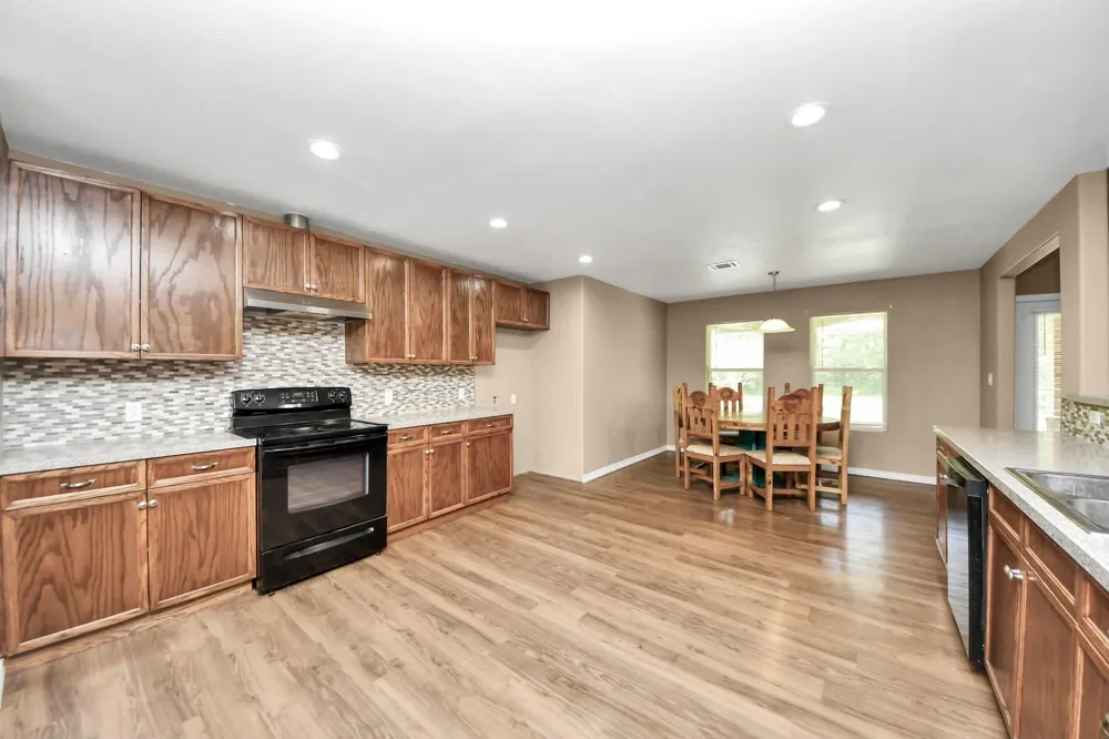 197 County Road 348 Cleveland, TX 77327