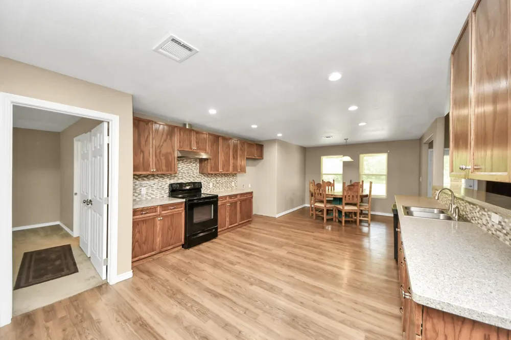197 County Road 348 Cleveland, TX 77327