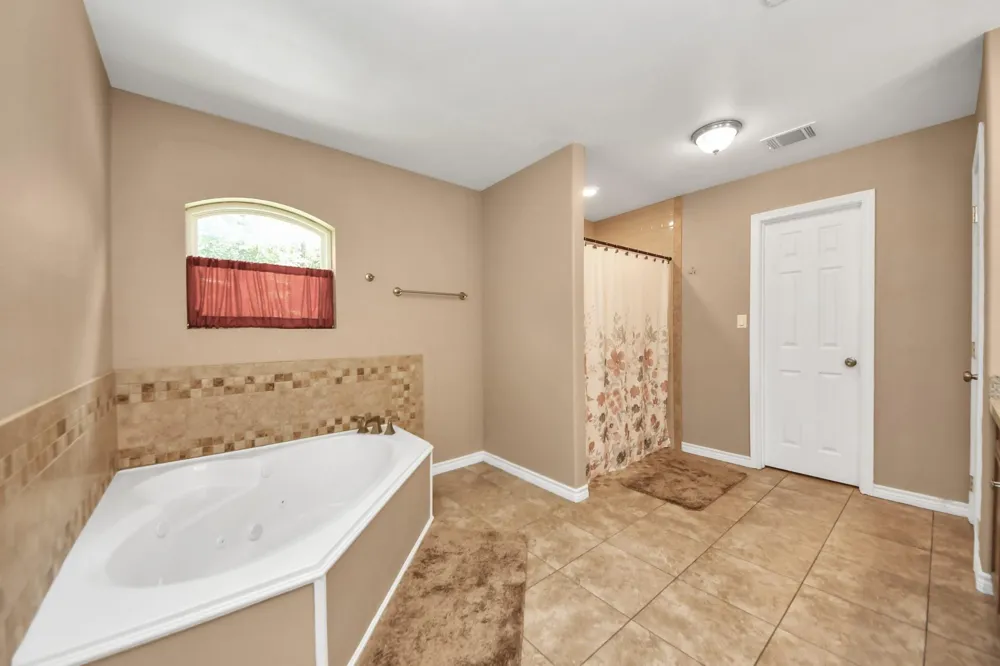 197 County Road 348 Cleveland, TX 77327