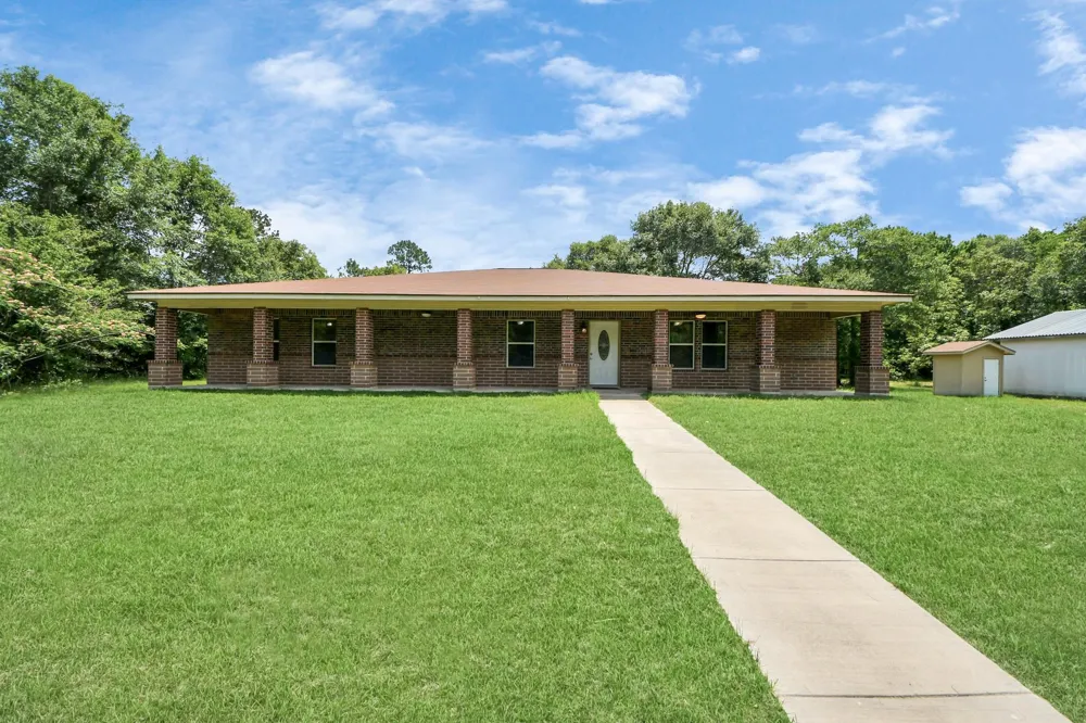 197 County Road 348 Cleveland, TX 77327