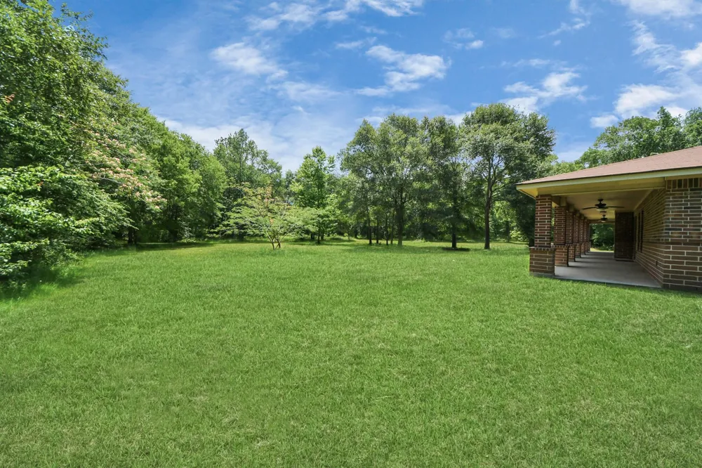 197 County Road 348 Cleveland, TX 77327