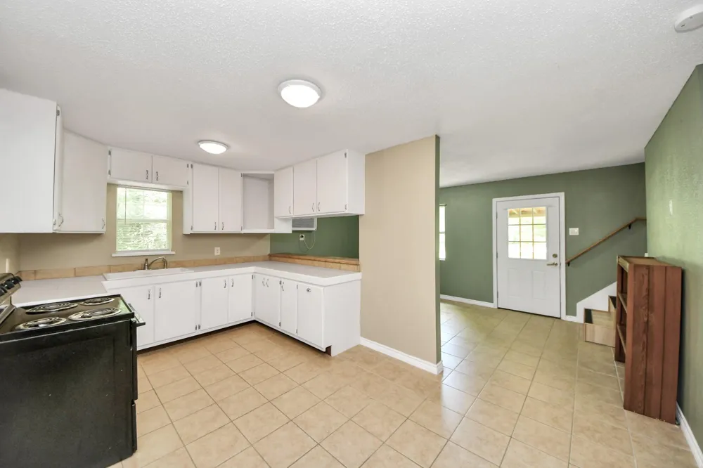 197 County Road 348 Cleveland, TX 77327