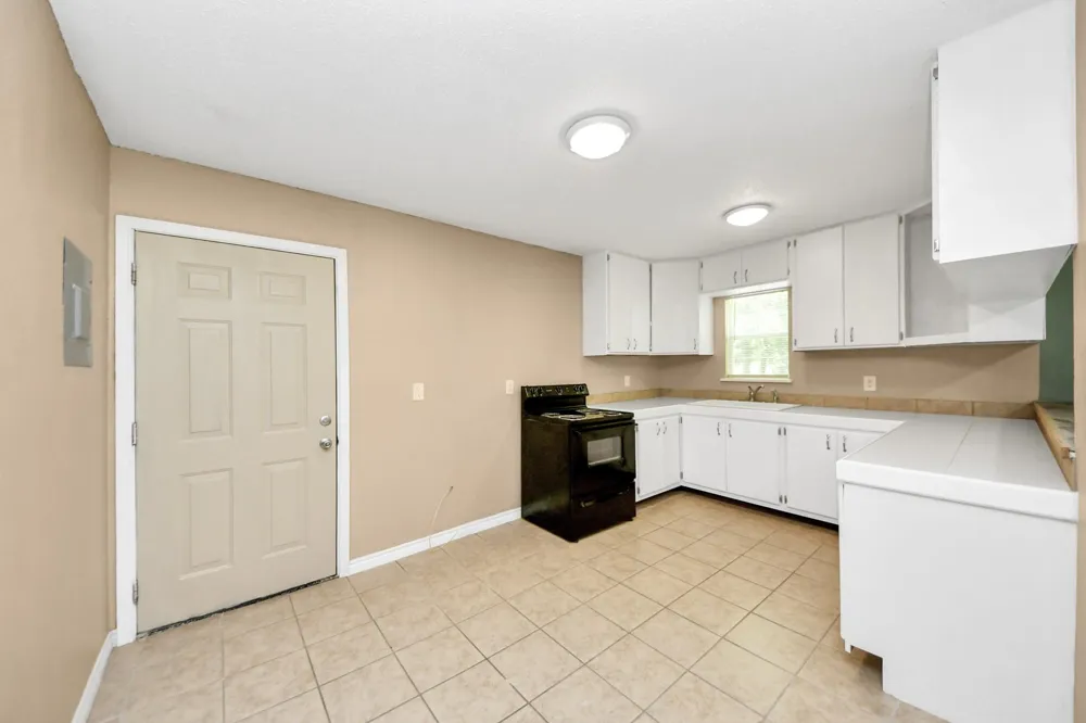 197 County Road 348 Cleveland, TX 77327