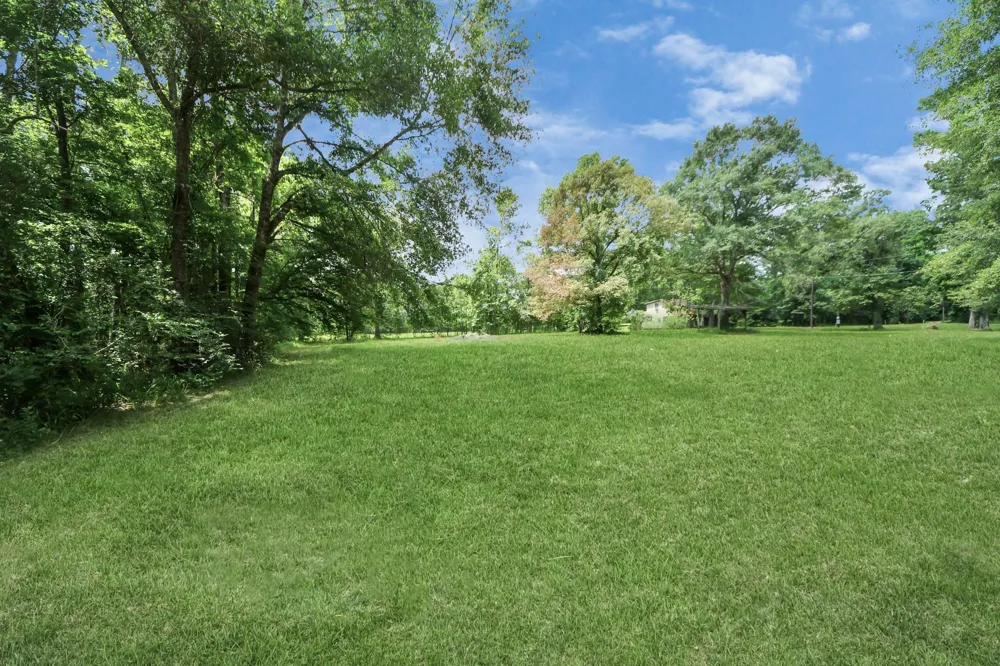 197 County Road 348 Cleveland, TX 77327