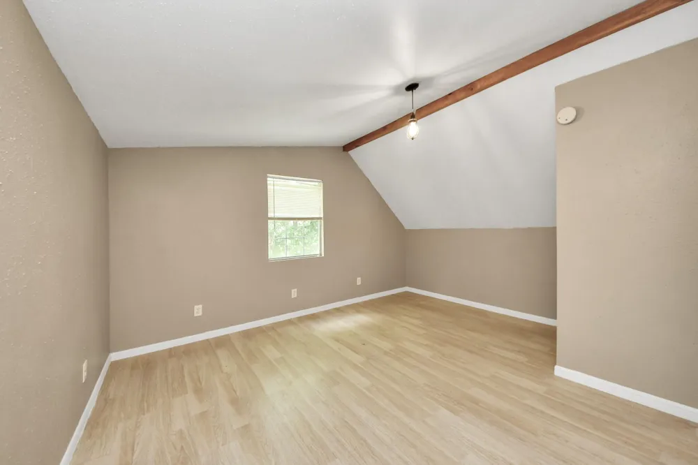 197 County Road 348 Cleveland, TX 77327