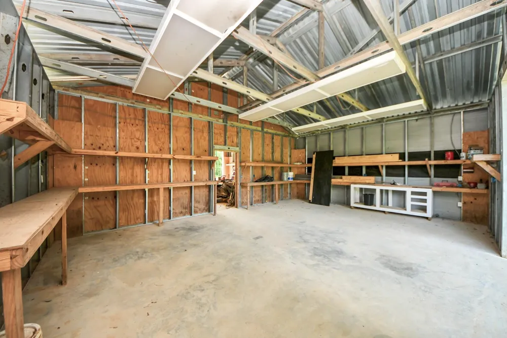 197 County Road 348 Cleveland, TX 77327