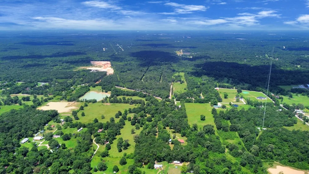 197 County Road 348 Cleveland, TX 77327