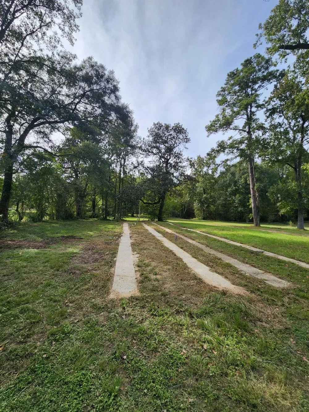 197 County Road 348 Cleveland, TX 77327