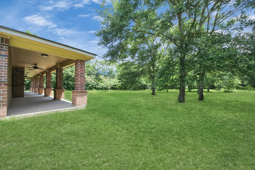 197 County Road 348 Cleveland, TX 77327