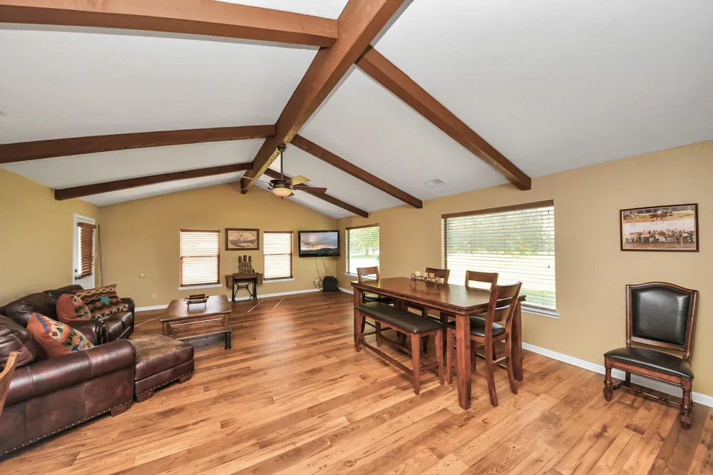 16076 Highway 105 Cleveland, TX 77327
