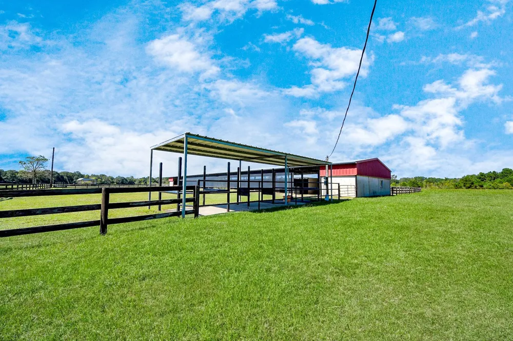 16076 Highway 105 Cleveland, TX 77327