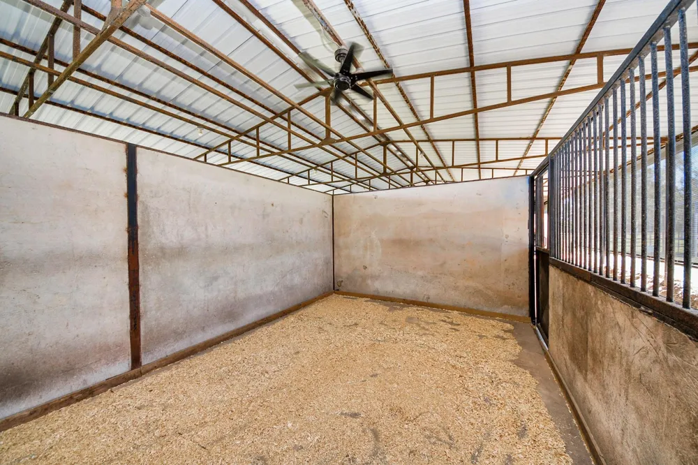 16076 Highway 105 Cleveland, TX 77327
