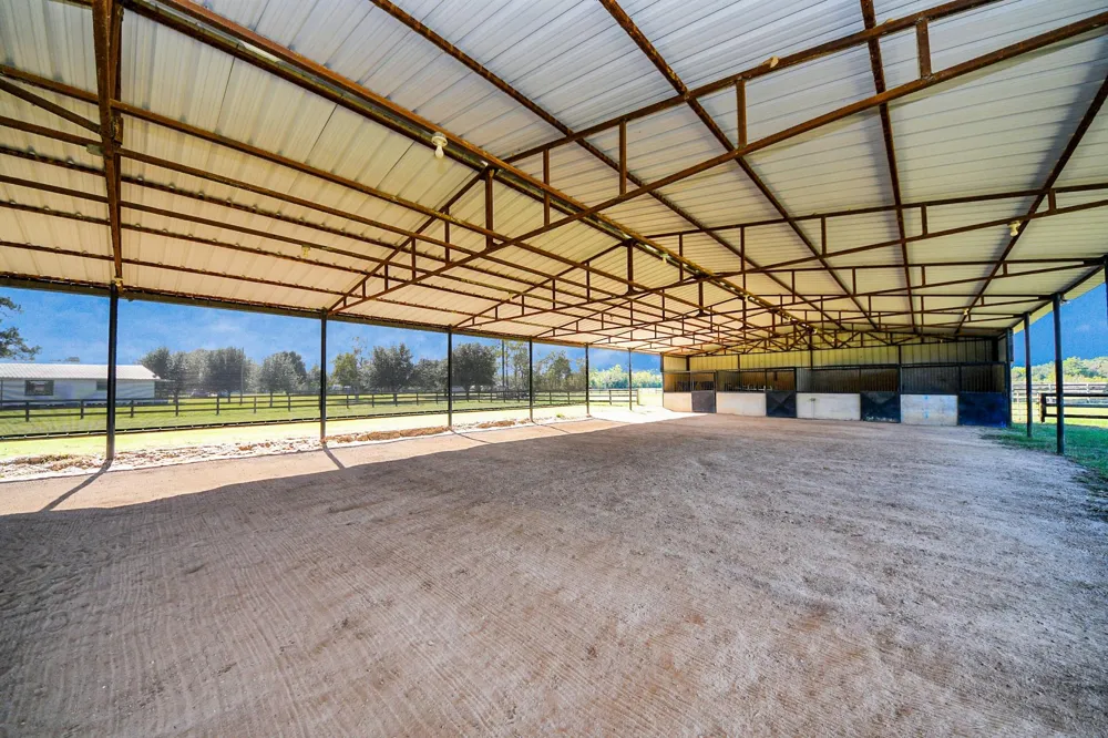 16076 Highway 105 Cleveland, TX 77327