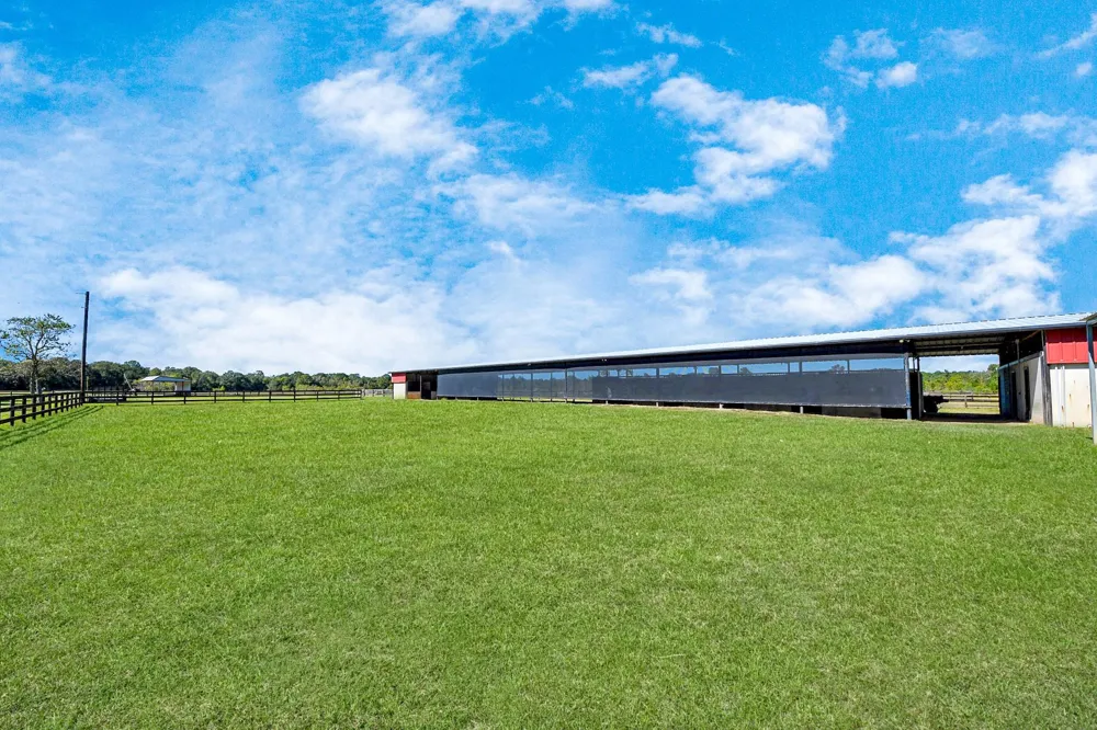 16076 Highway 105 Cleveland, TX 77327