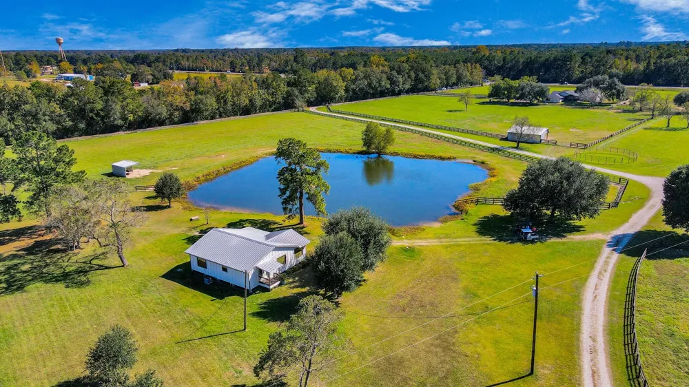 16076 Highway 105 Cleveland, TX 77327