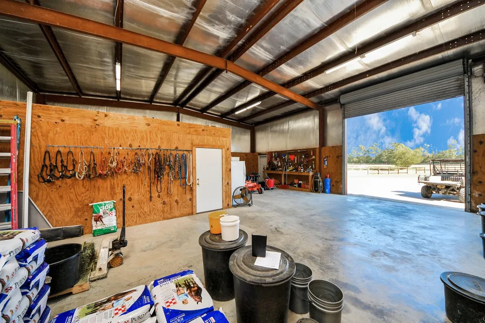 16076 Highway 105 Cleveland, TX 77327