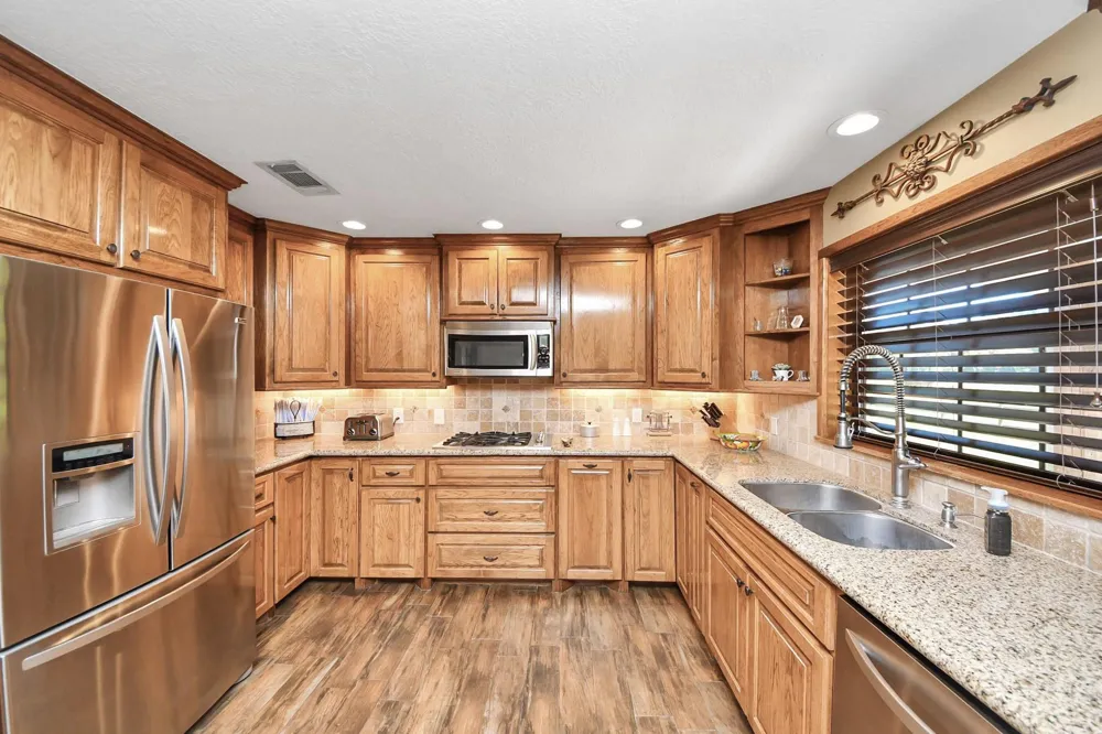 16076 Highway 105 Cleveland, TX 77327