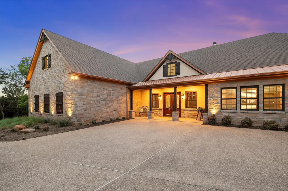 240 Lost Creek China Spring, TX 76633