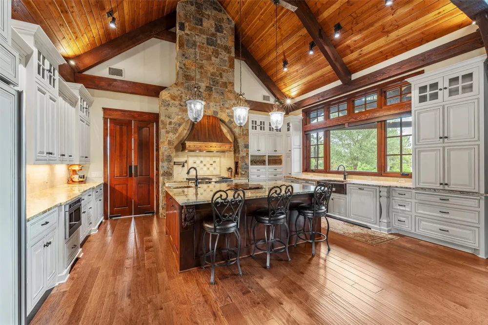 240 Lost Creek China Spring, TX 76633