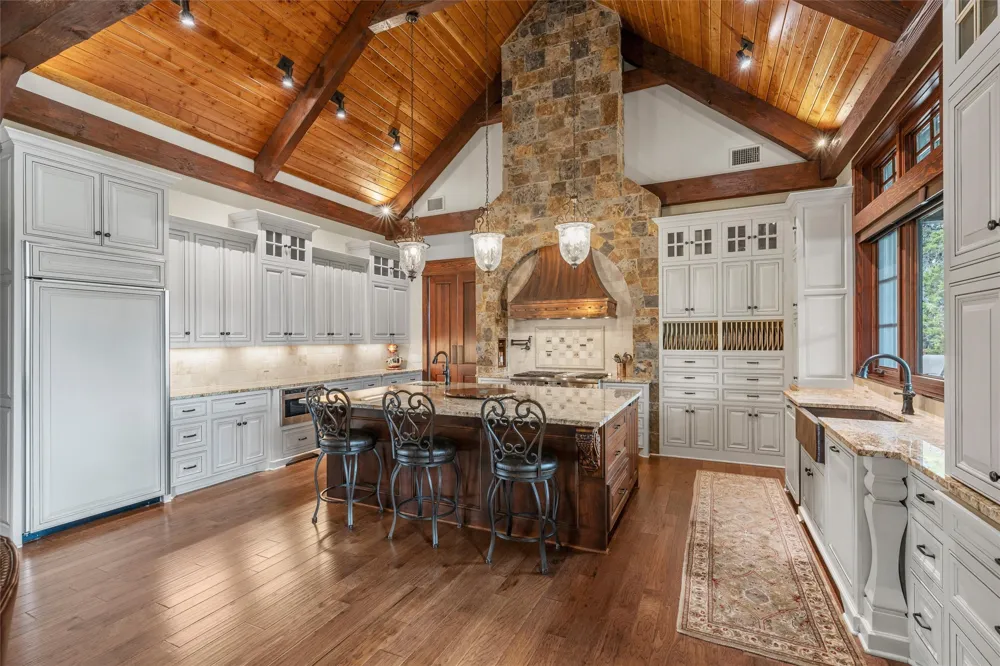 240 Lost Creek China Spring, TX 76633