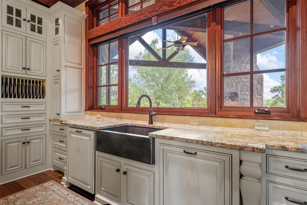 240 Lost Creek China Spring, TX 76633