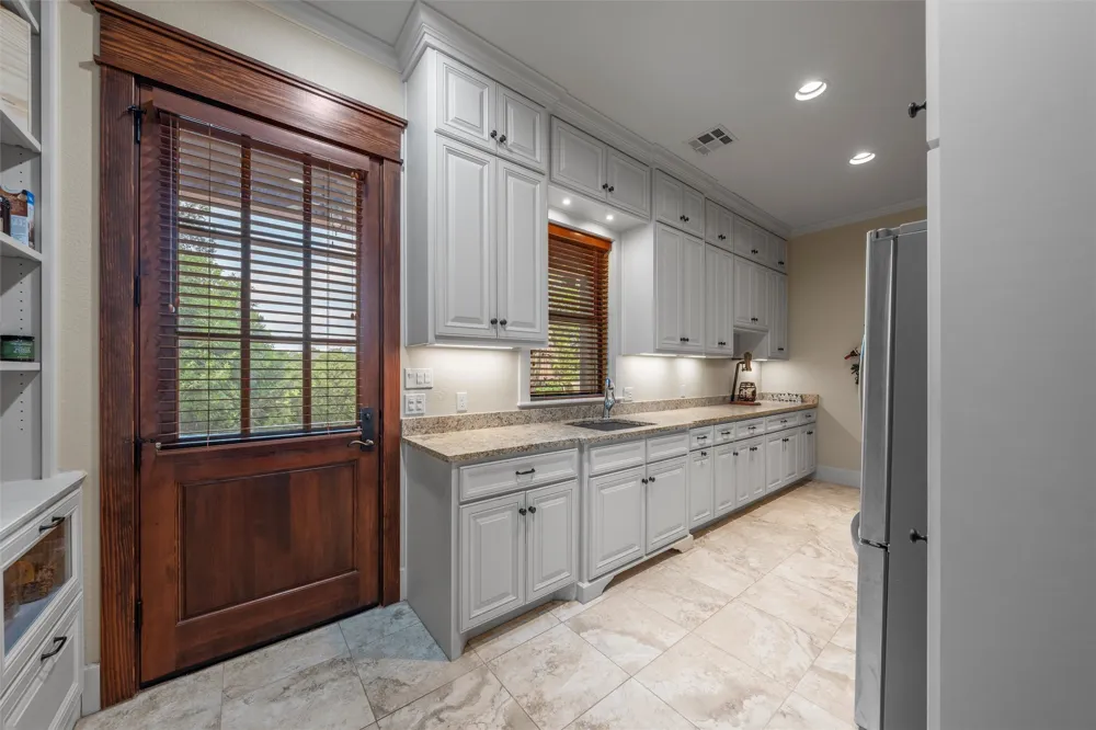 240 Lost Creek China Spring, TX 76633