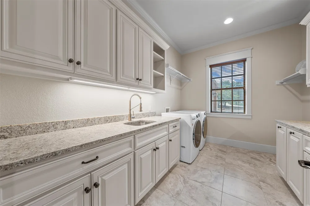 240 Lost Creek China Spring, TX 76633