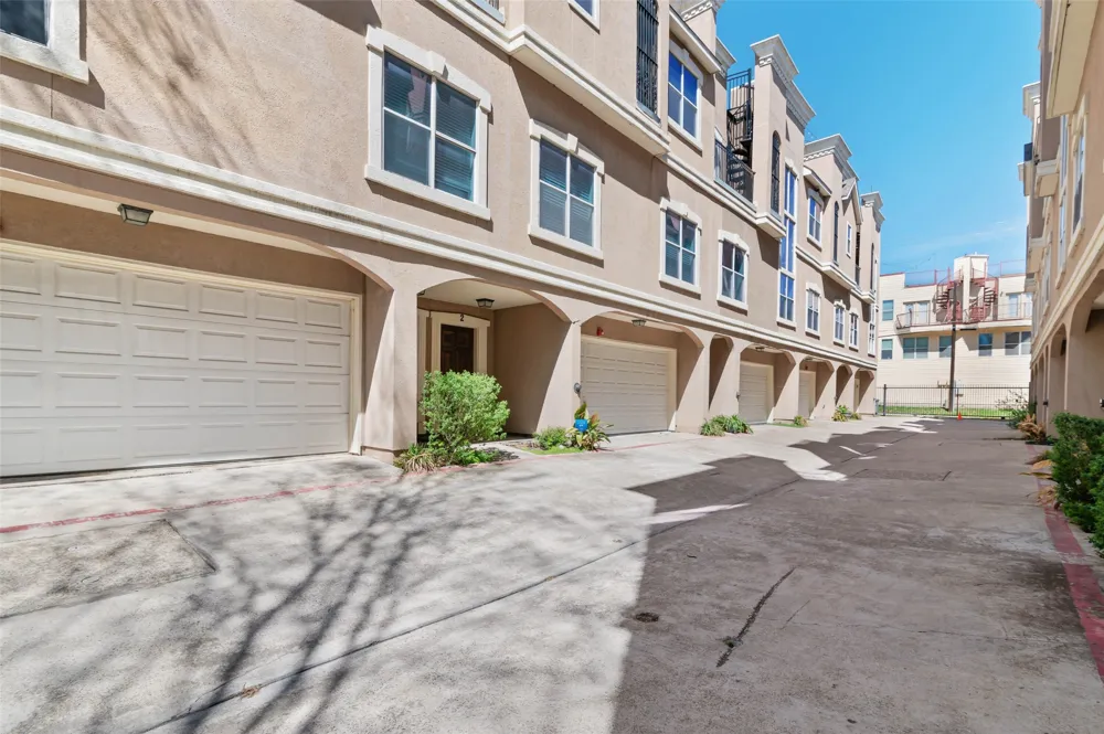 5609 Lindell Avenue #3 Dallas, TX 75206