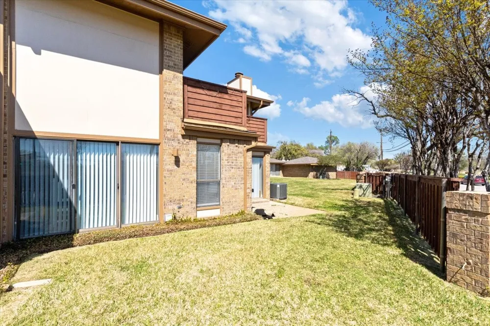 7 Dewberry Court Bedford, TX 76021