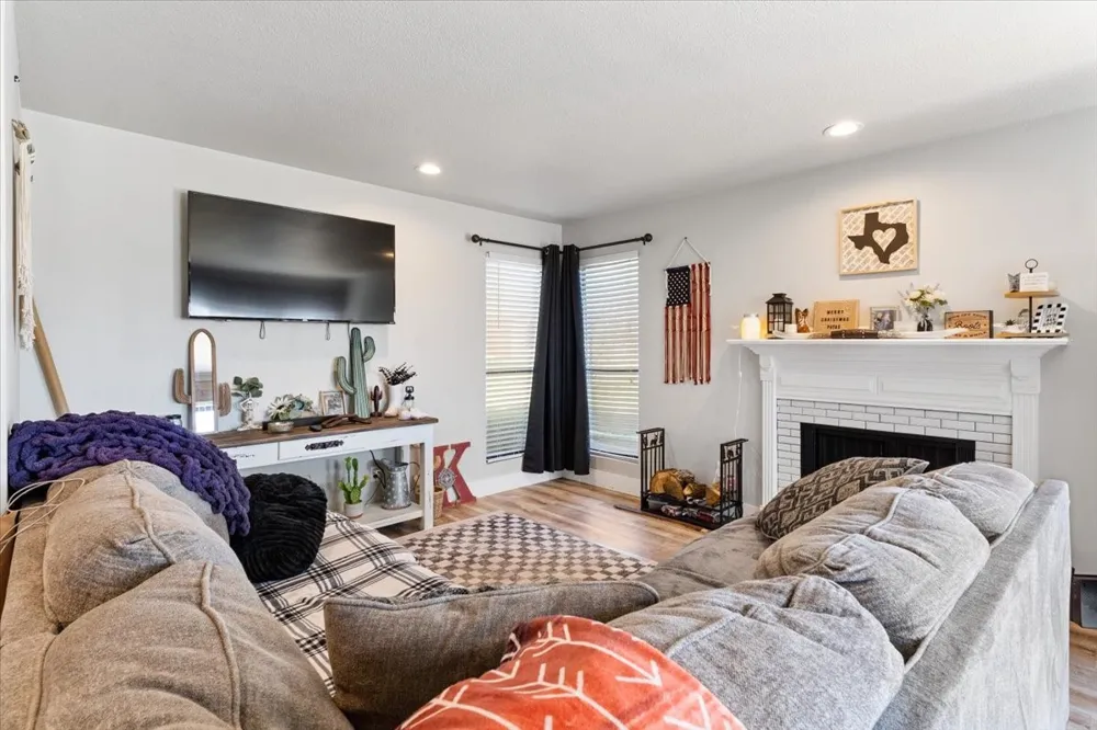 7 Dewberry Court Bedford, TX 76021