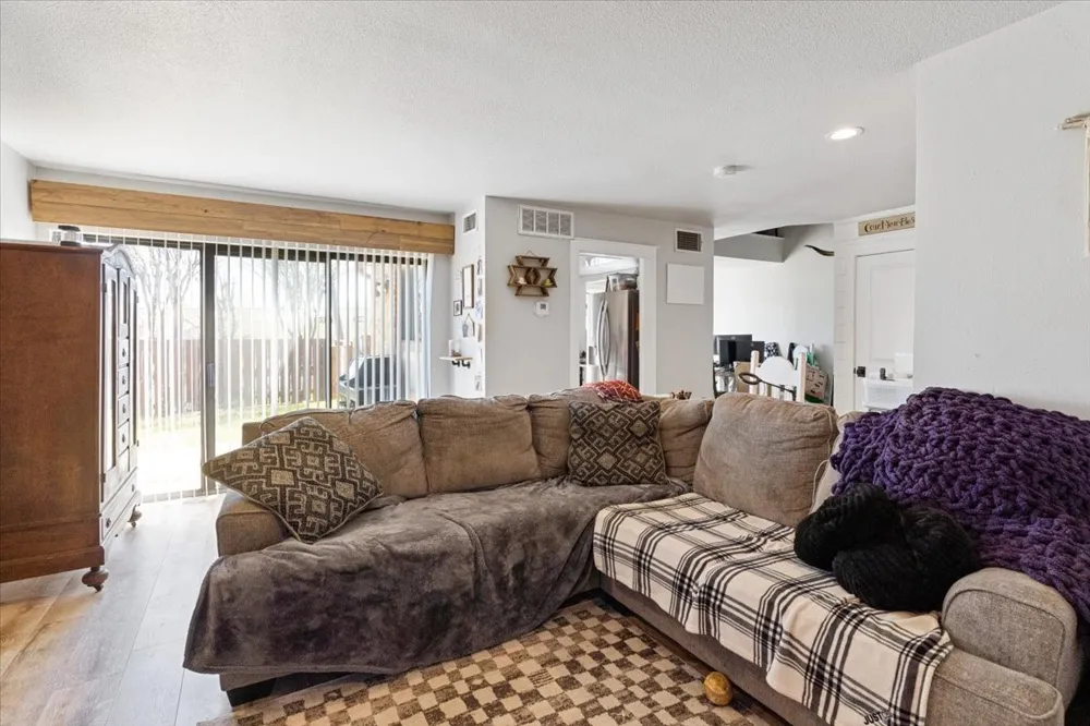7 Dewberry Court Bedford, TX 76021