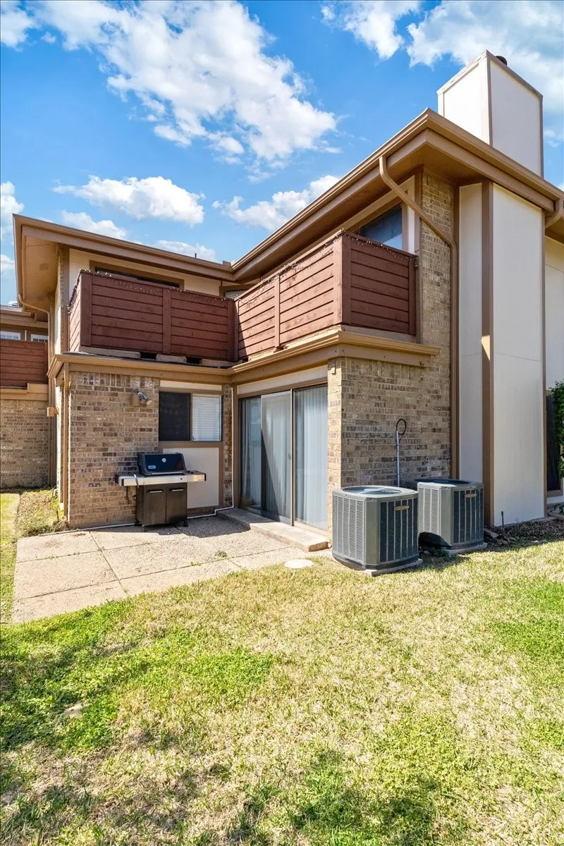 7 Dewberry Court Bedford, TX 76021