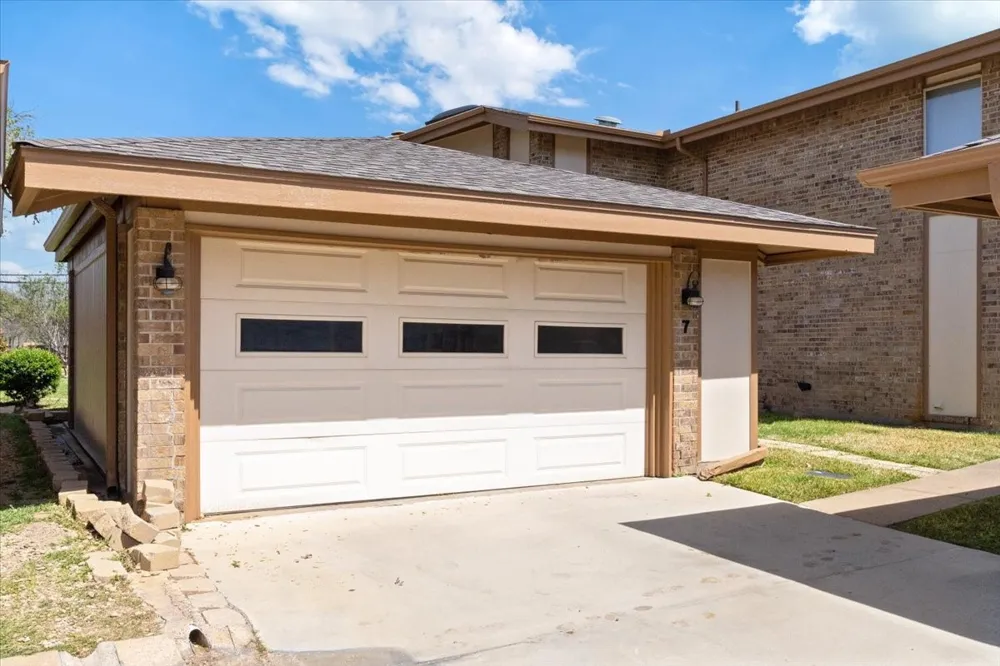 7 Dewberry Court Bedford, TX 76021