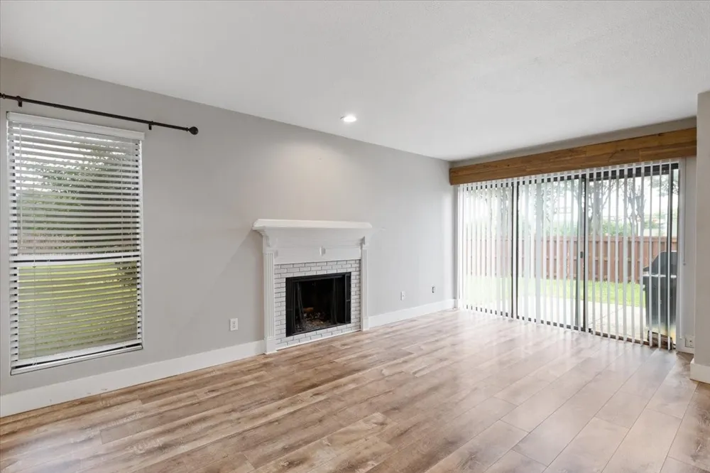 7 Dewberry Court Bedford, TX 76021