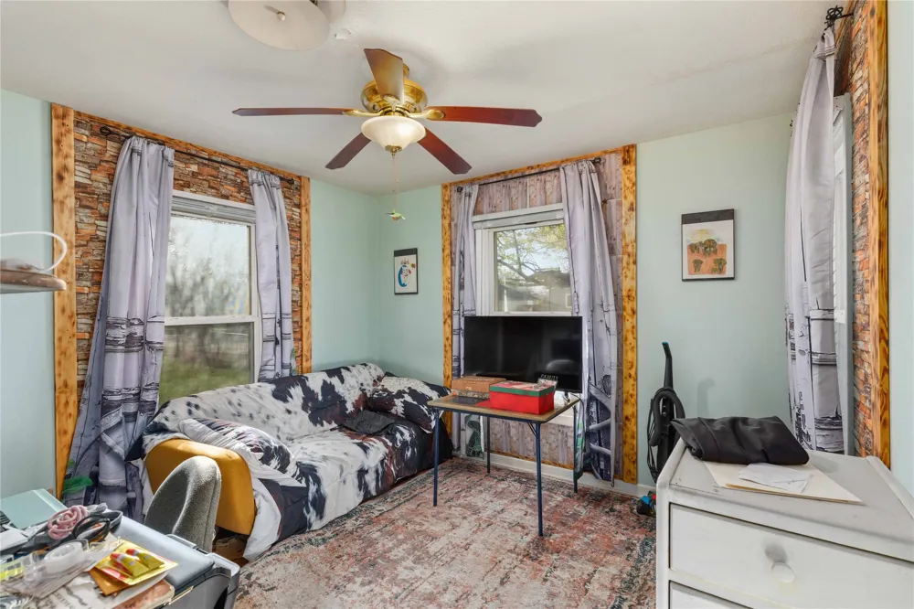 915 S Neches Street Coleman, TX 76834