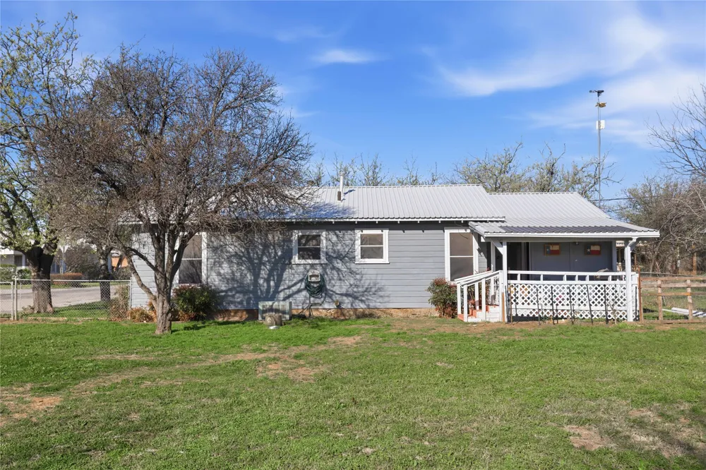 915 S Neches Street Coleman, TX 76834