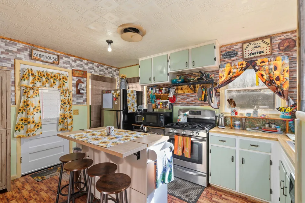 915 S Neches Street Coleman, TX 76834