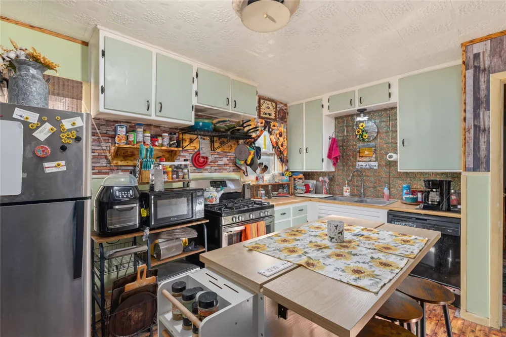 915 S Neches Street Coleman, TX 76834