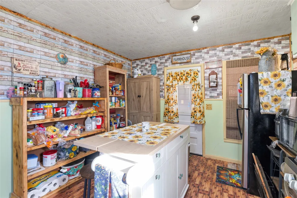 915 S Neches Street Coleman, TX 76834