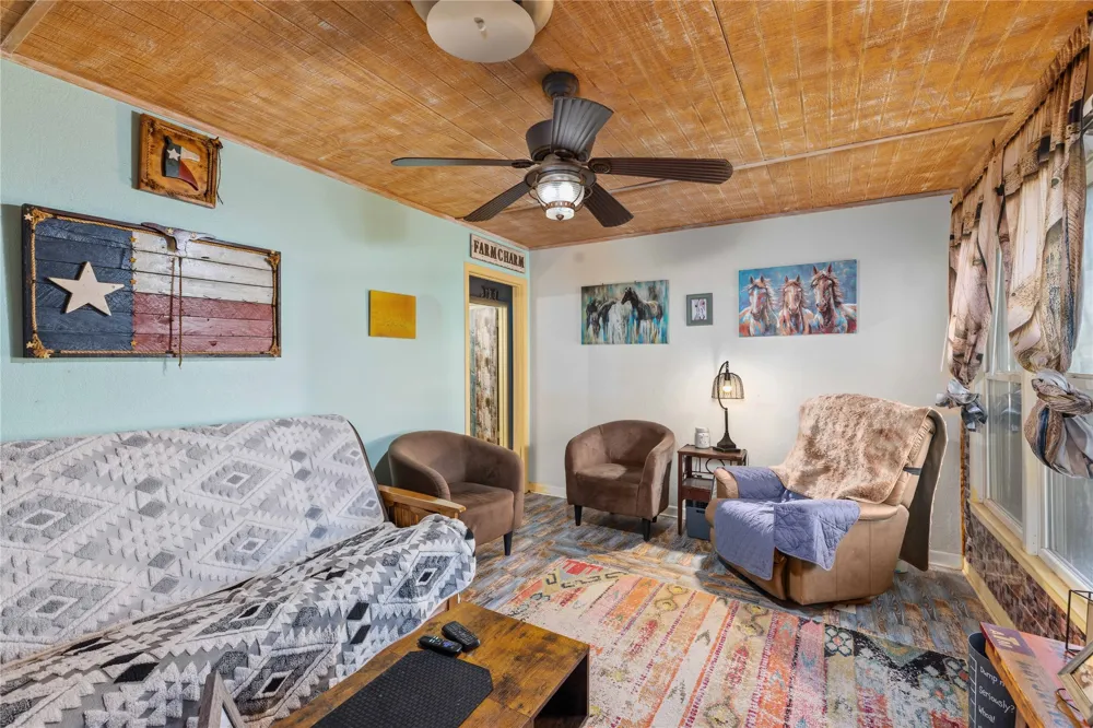 915 S Neches Street Coleman, TX 76834