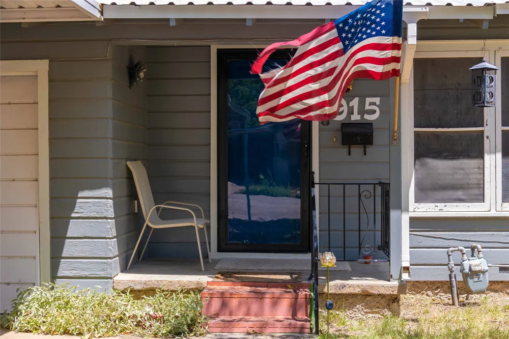 915 S Neches Street Coleman, TX 76834