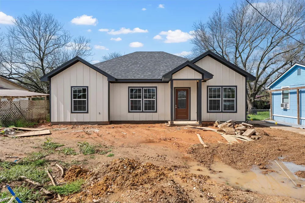211 Lopez Street Bellmead, TX 76705